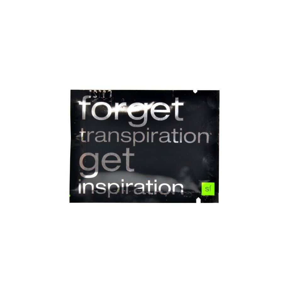 FEUCHTTÜCHER IN SILBER ALUMINIUM SACHET MIT LOGO